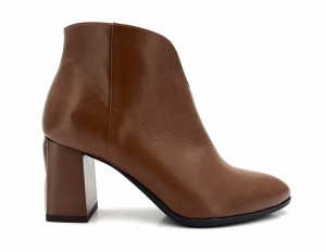 2746 Botek w kolorze rudym na obcasie