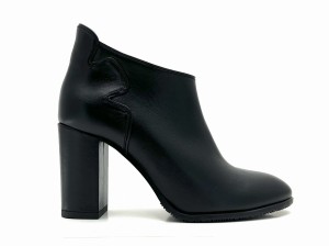 2761 czarny botek z krótką cholewką na słupkowym obcasie