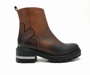 2742  botek w kolorze rudym zapinany na zamek