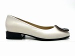 2790 balerinka w jasnym kolorze z dodatkami czarnego z ozdobą