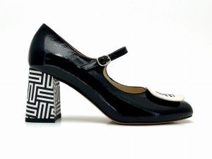 2764 czarne czółenka zapinane na pasek 